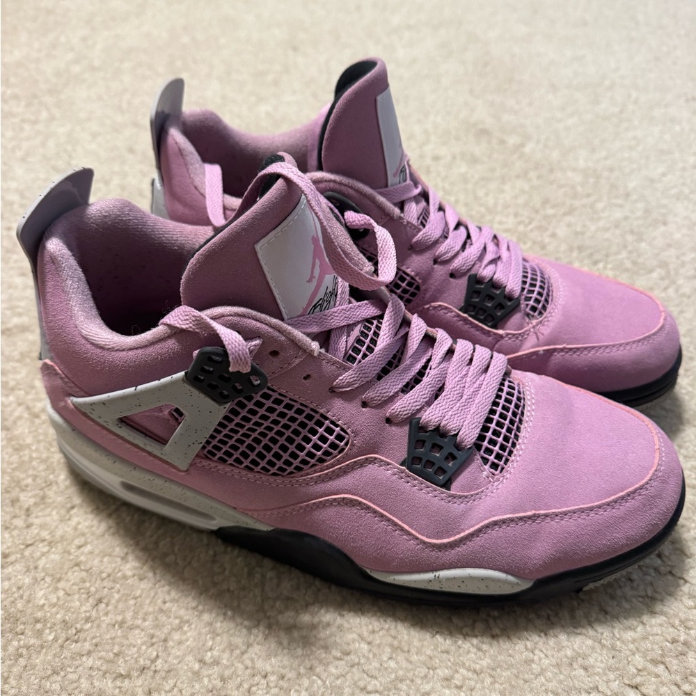 Air Jordan 4 “Orchid”.
